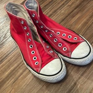 Red Converse women’s 8.5